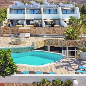  Apartment Garden & Sea Boutique By Livvo